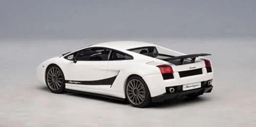 White 1/43 Diecast Car Model Y14539