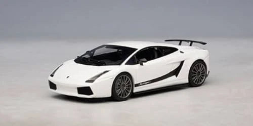 White 1/43 Diecast Car Model Y14539