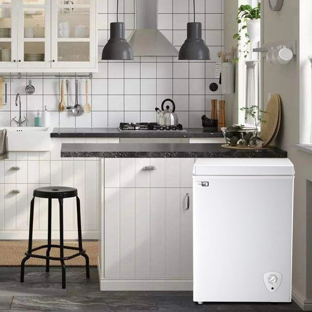 3.5 Cu.ft White Chest Freezer Y2376