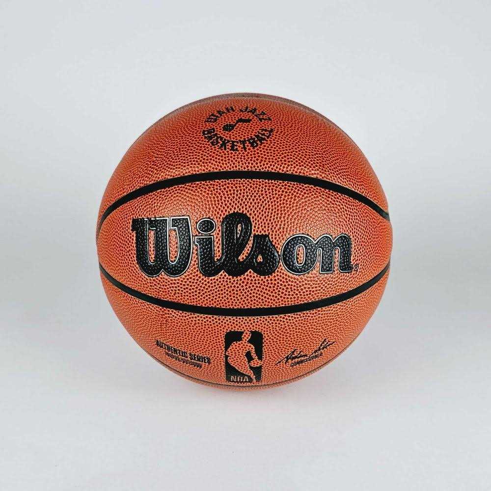 NBA Autograph Basketball D329927